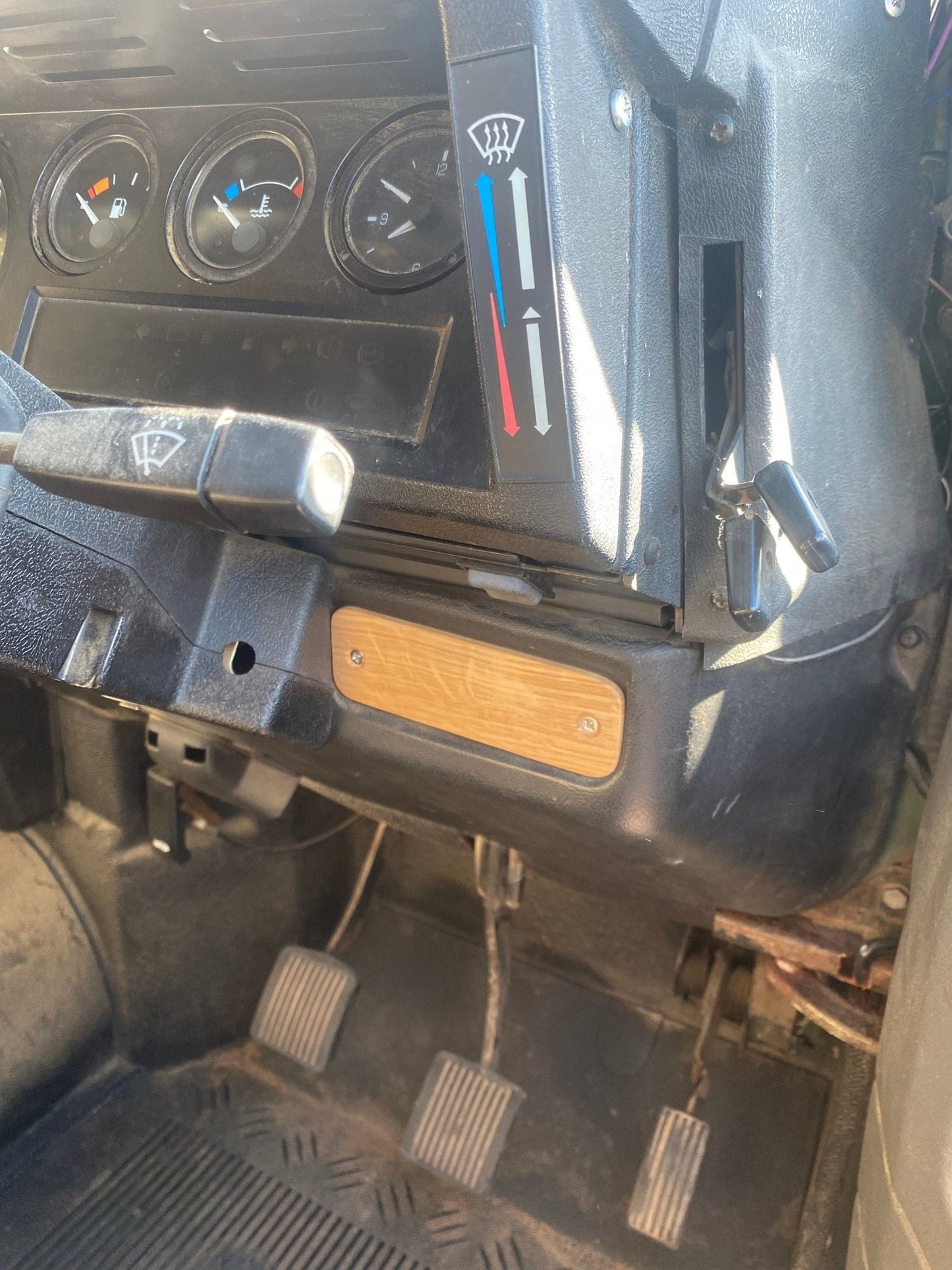 Oak Switch Panel for Landrover Defender (MTC2640) - Hillside Furniture -